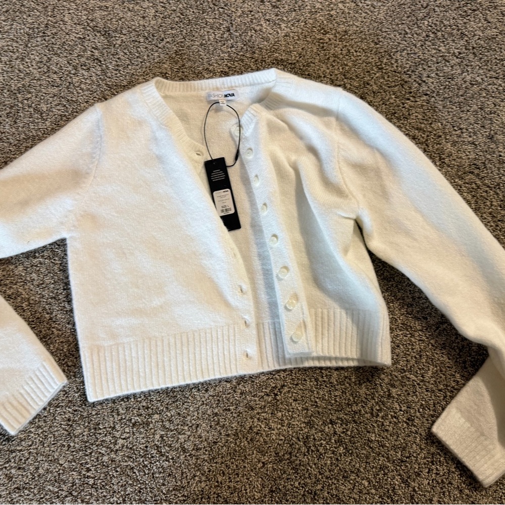 NWT Women's White SOFT LARGE NEW Cardigan Sweater FASHION NOVA